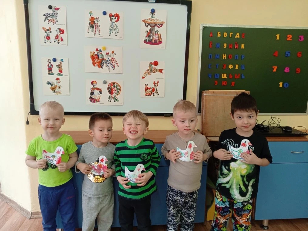 Дымковская игрушка.