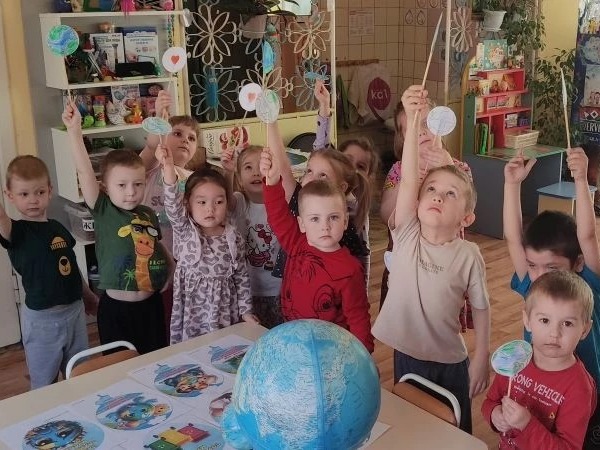 Экологический марафон «Сбережём планету вместе», посвящённый Международному дню Земли.