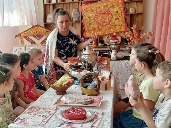 18 мая — Международный день музеев: путешествие по музейным экспозициям детского сада.