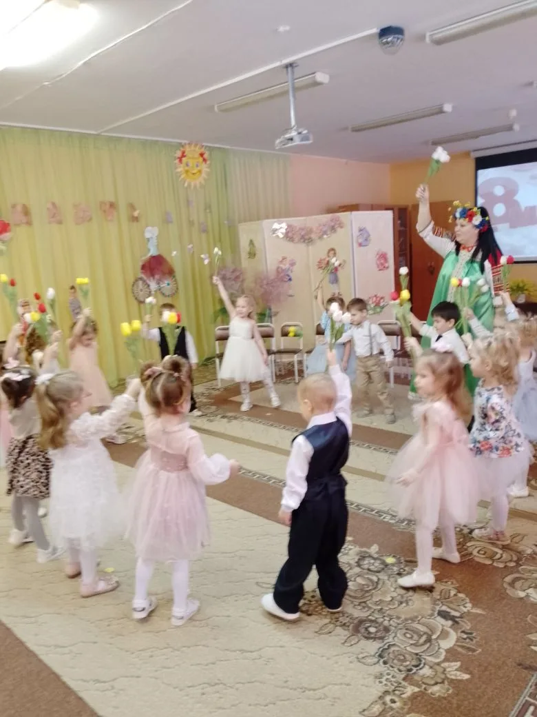 Утренник, посвященный 8 марта.