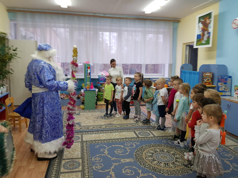 18 ноября в наши дети встречали Деда Мороза.