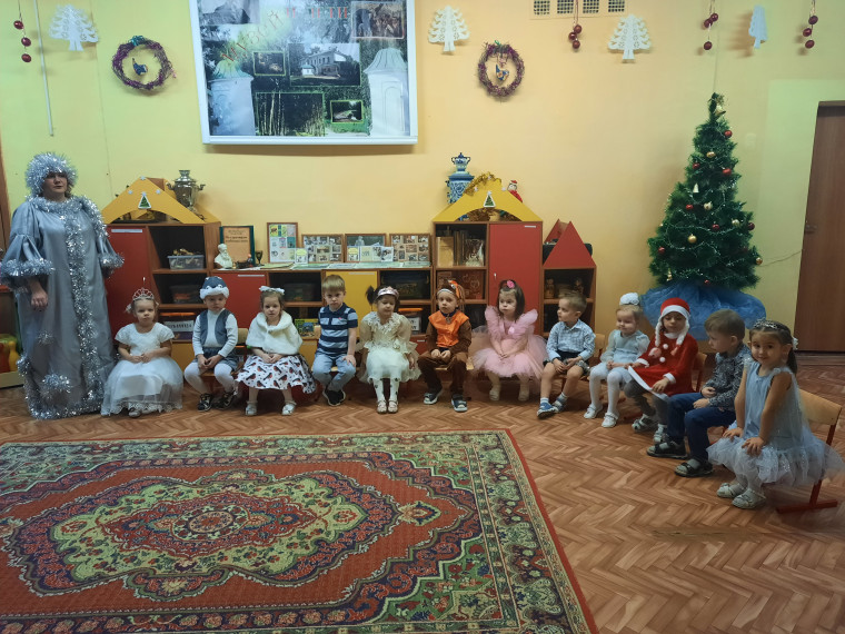 Новогодний праздник «Снеговик в гостях у детей».